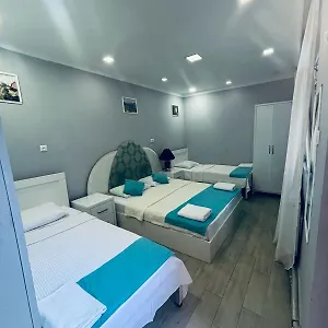 https://nikas-guest-house.batumihotels.net